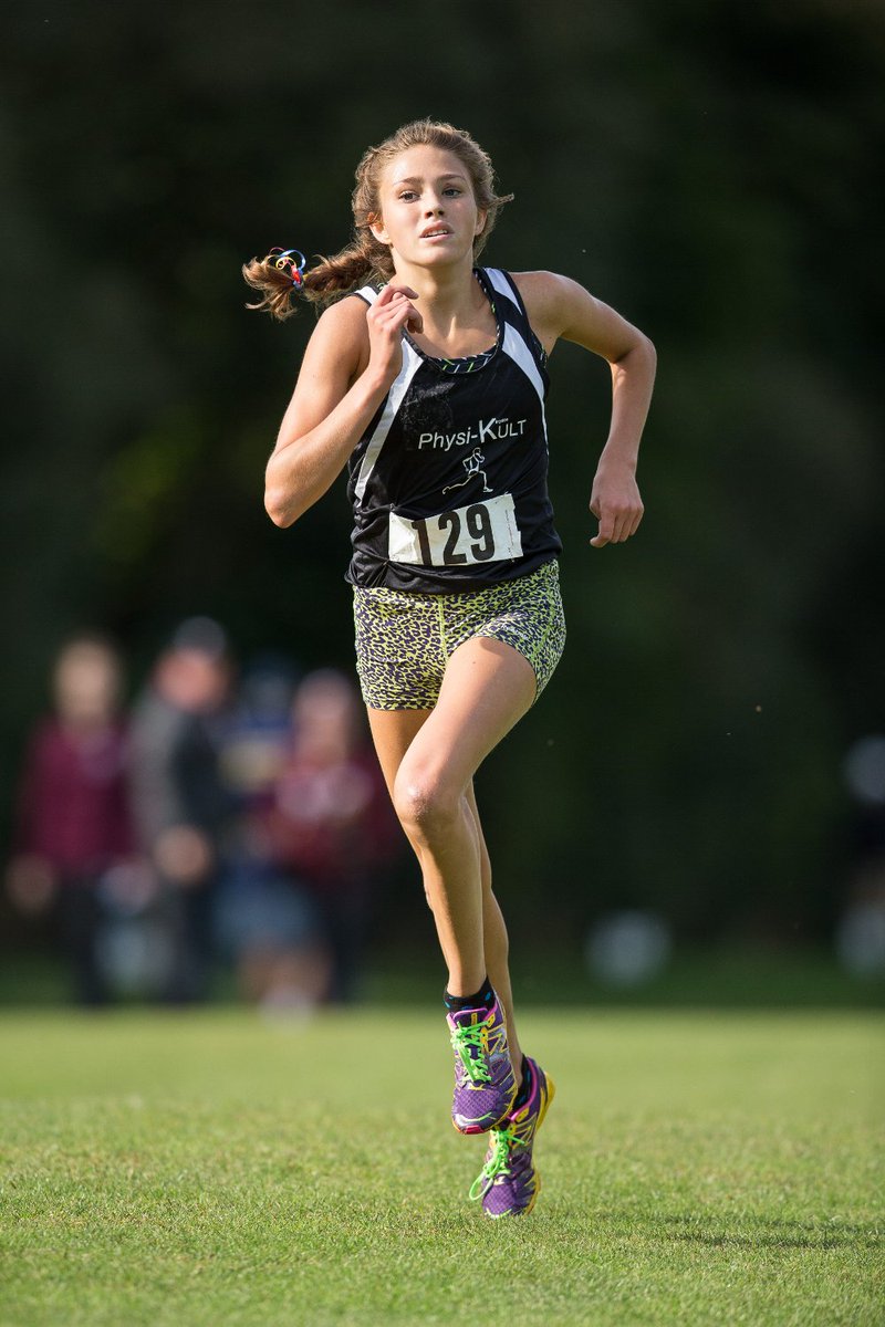 CanadianRunning's tweet photo. 🏆 2016 Golden Shoe Awards 🏆 High School Runner of the Year  – Brogan MacDougall (@Physi_Kult) 📷: @geoffrobins:  https://t.co/YzQUfqa4rr https://t.co/OKRcpbwxo9