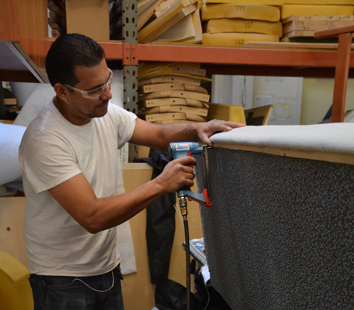 CreativeWoodCW's tweet photo. Creative Wood has an upholstery department! Let us be your one-stop-shop for all your furniture needs. #creativewoodcw #designstolife https://t.co/FWqsaX9yxR