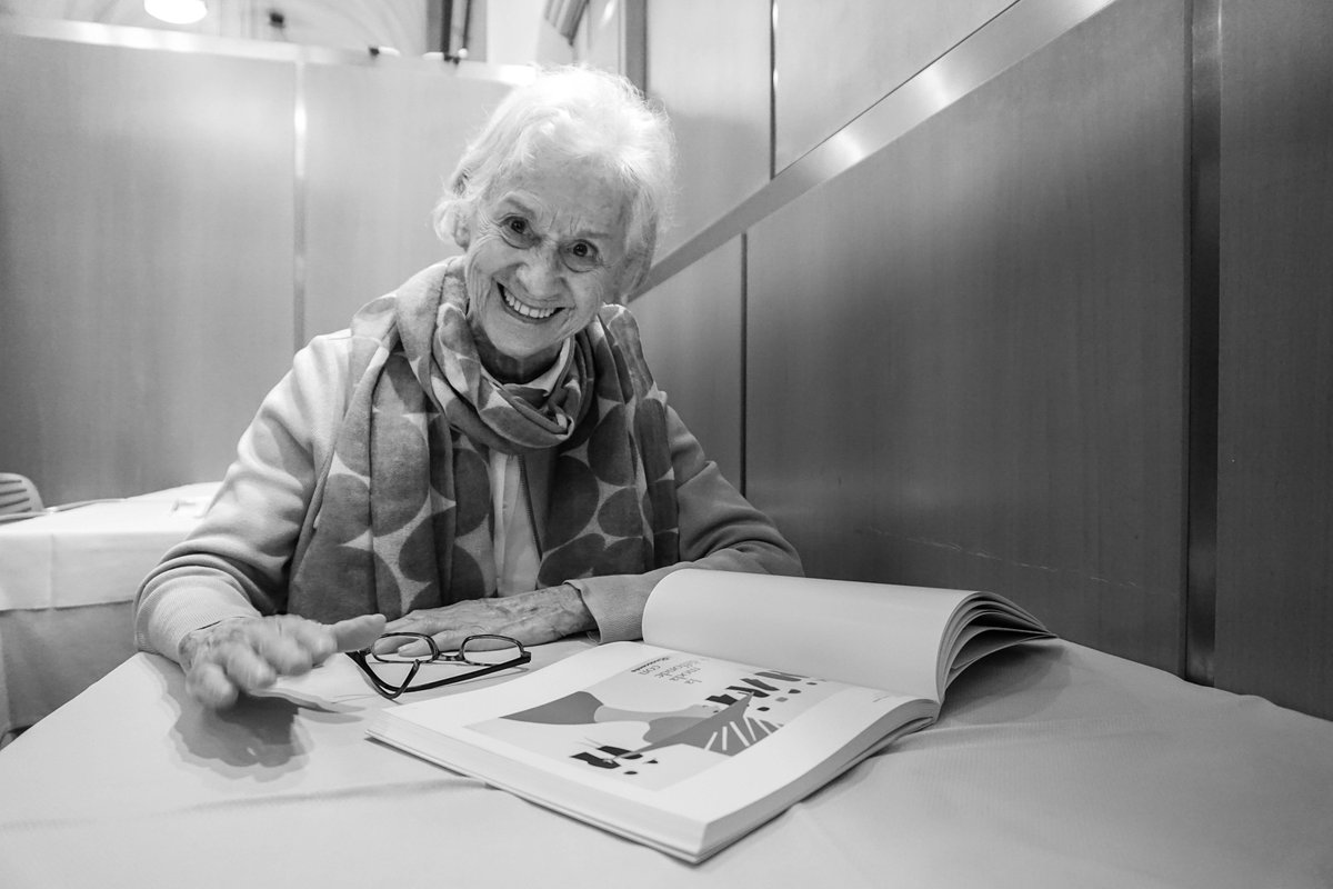 ilariadefilippo's tweet photo. Zurigo-Milano A/R passando per @laRinascente. Ecco la mia conversazione con Lora Lamm per @AlleyOop24 #donnedidesign https://t.co/U71iGxxL3J https://t.co/MCUyp6ZItd