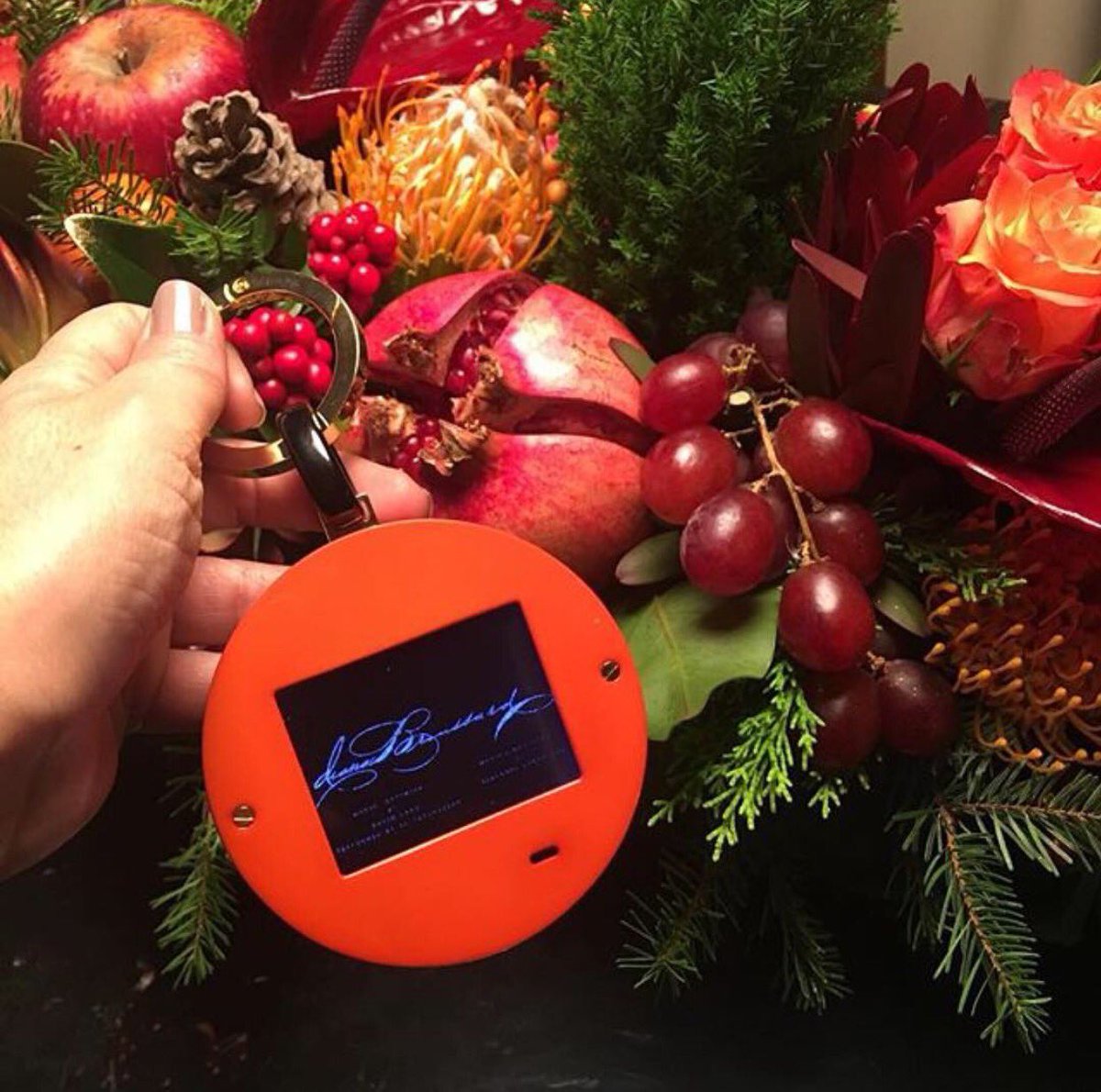 DianaBroussard's tweet image. Orange is the new Black dbChronicle (TM) LCD key plays videos of your choice #techluxe #video #innovation #accessorydesigner  #design #itBag