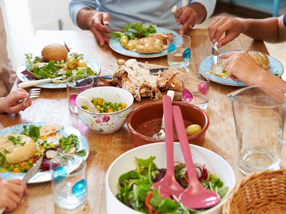 Libur Natal dan Tahun Baru, Waspada Kebanyakan Makan Bisa Bikin Masuk IGD detik.id/6TbhSD