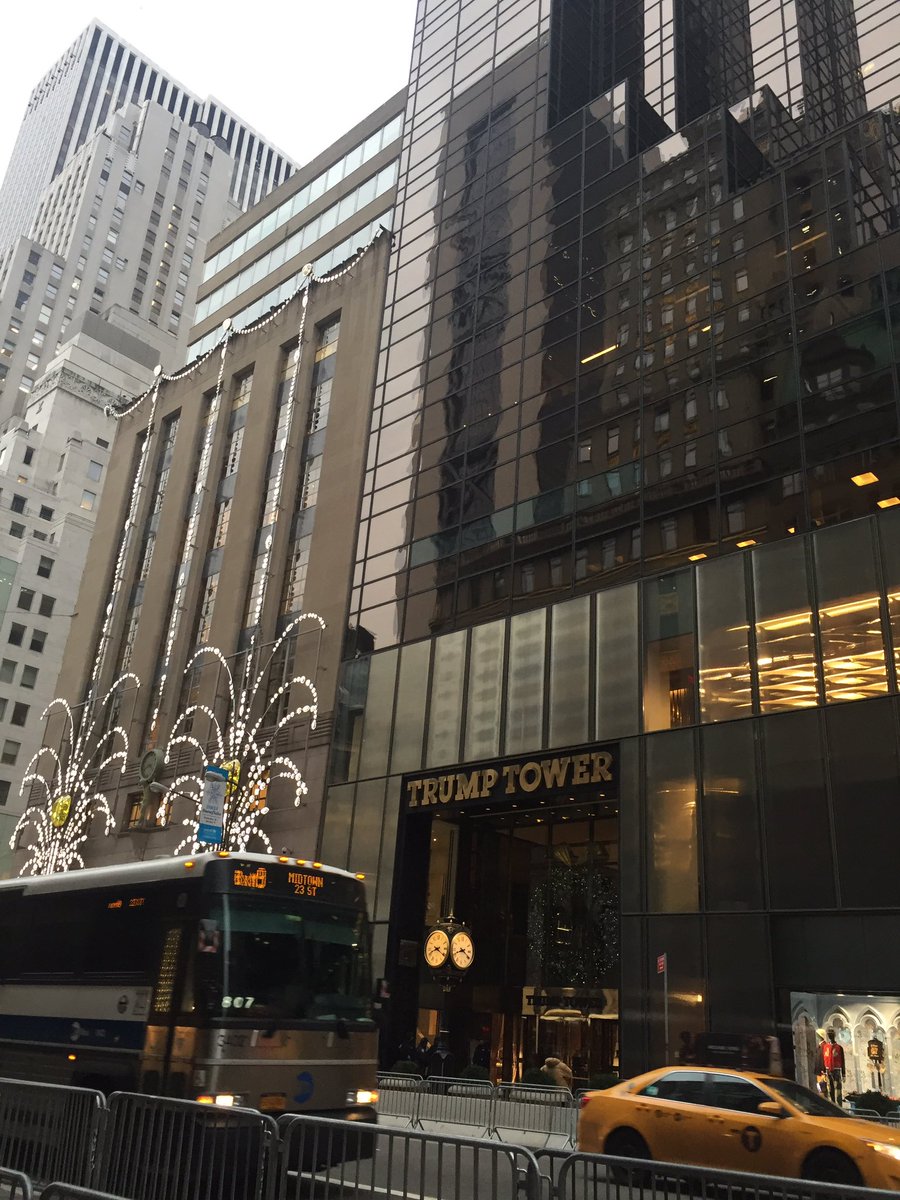 MaksettaBen's tweet photo. Heyyy guys I'm in New York https://t.co/ik2HnPPJmu