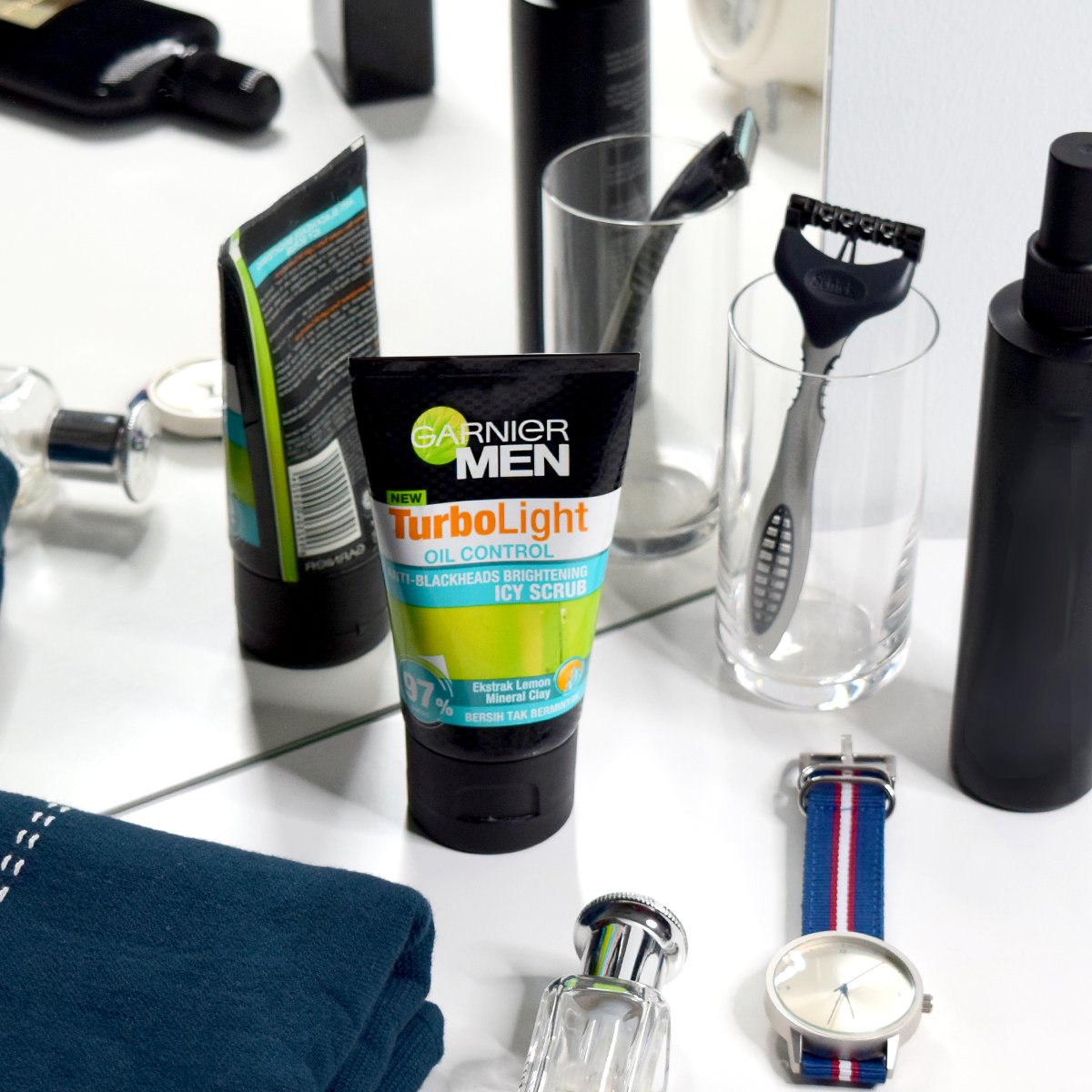 GarnierMenMY's tweet photo. Nak tampil lebih kacak tahun depan? Mulakan sekarang dengan Turbo Light Oil Control . Barulah kacak Bro! :D #Cabaran5Saat #GarnierMenMY https://t.co/gFOsHw2Cjx