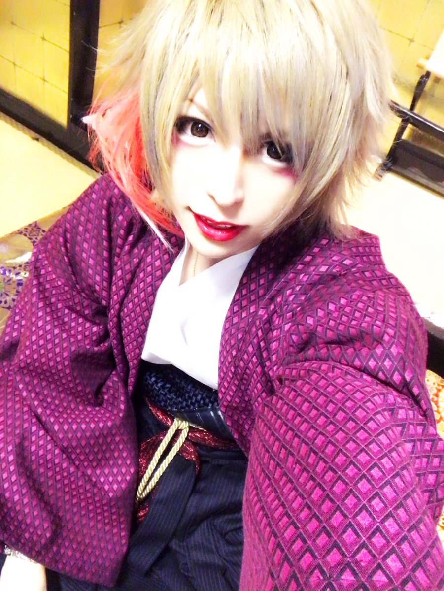 福袋とチェキ用に袴オリジナルで作ってもろた👘チェキは26日22時発売