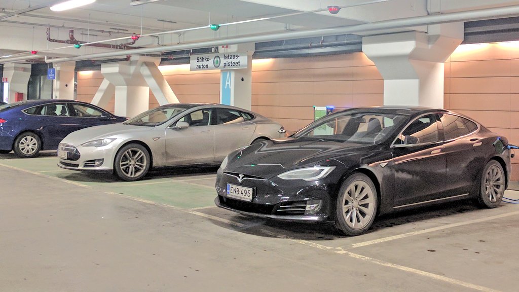 поставщик tesla model s