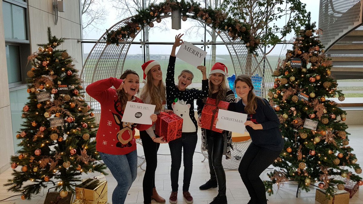 #Merry #Christmas van het <a href="/YCFinance/">YoungCapital Finance</a> Recruitment Team!