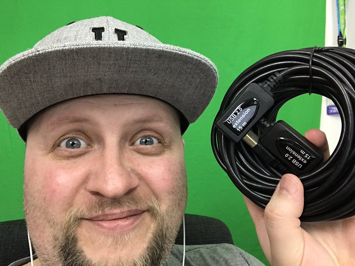 RonnyGolisch's tweet photo. Das #Repeater #USBKabel ist da, und ich habe es auch schon zwischen die #Kamera gesetzt und ja läuft! 😝👍🏼 also nachher #Backen https://t.co/zcRyMYeAZY