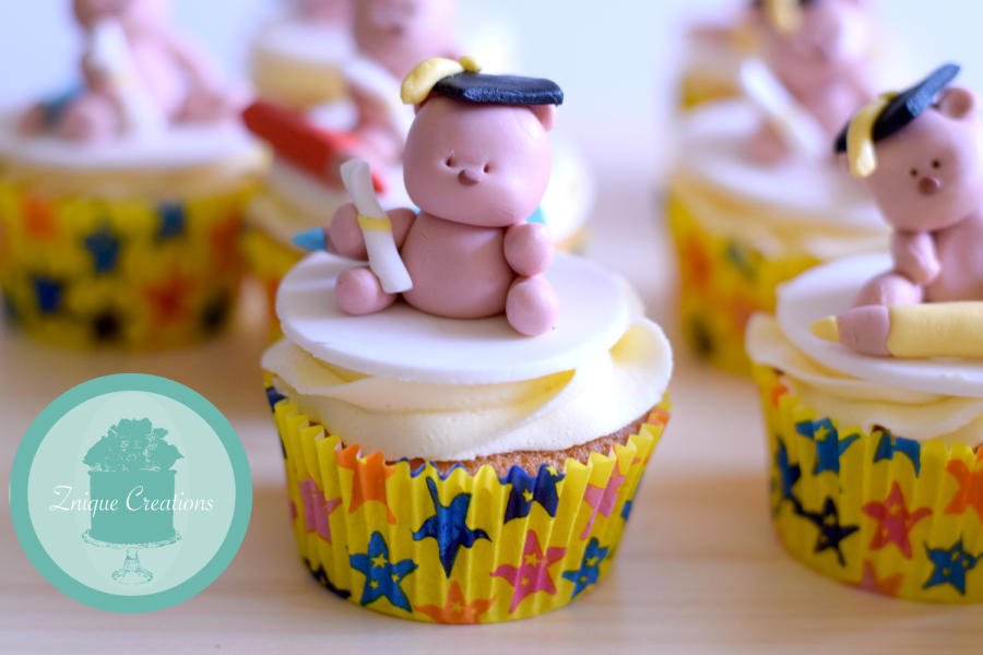 Kindy Graduation Cupcakes  ... cakesdecor.com/cakes/265768-k… #cake #cakedecorating