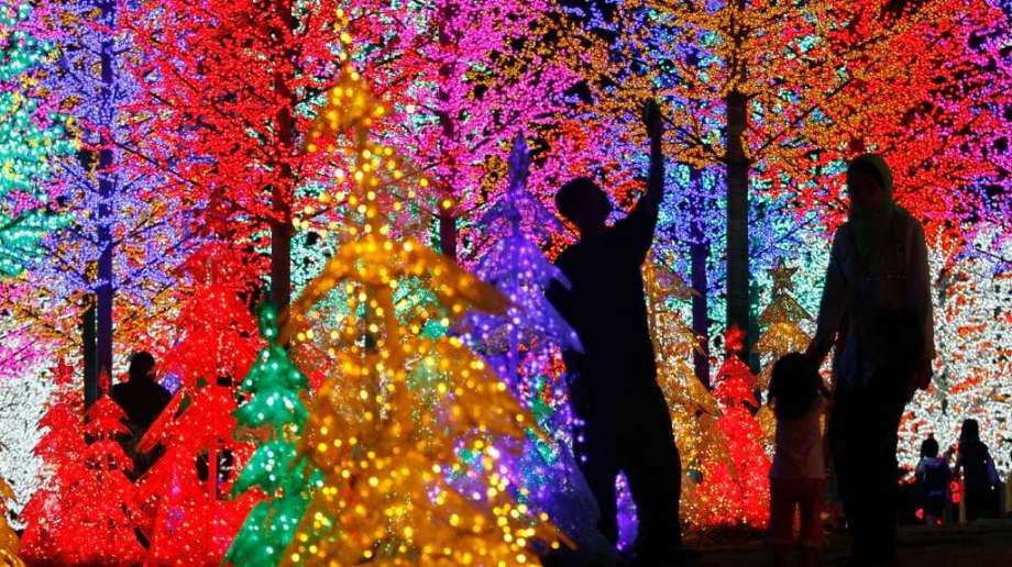 MalayTaste's tweet photo. They certainly know how to decorate for Christmas in Malaysia! https://t.co/BflqnrHrdN
