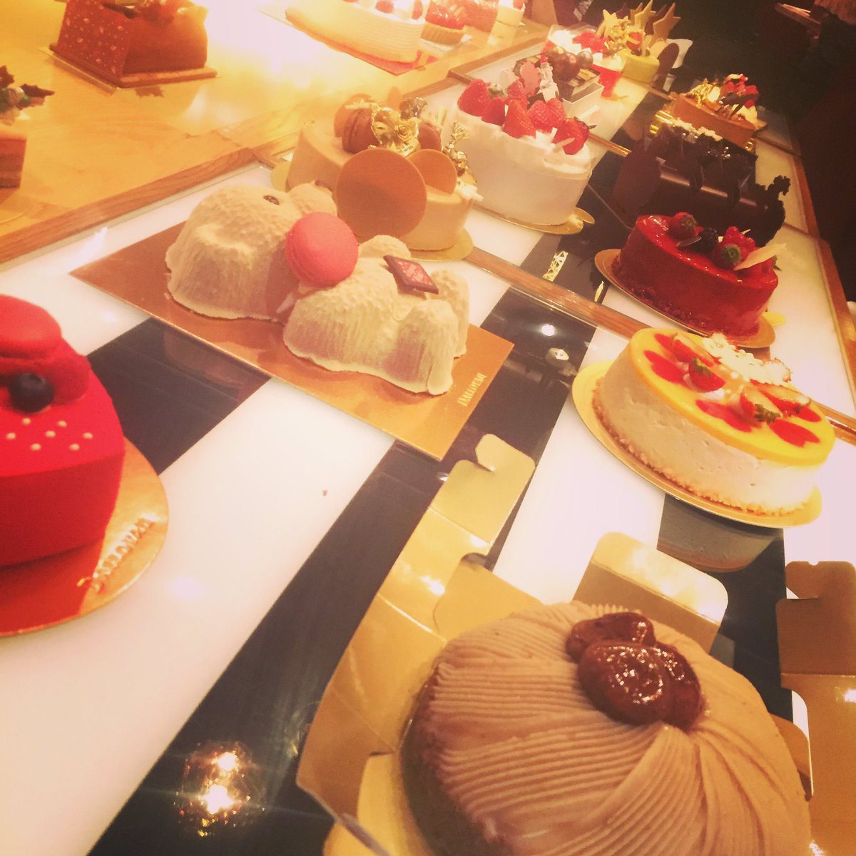 sissy_sora's tweet photo. 今日は毎年恒例の甘党男子のクリスマスパーティーでした〜 🎅いっぱいケーキ食べた 😋#甘党男子 #クリスマス https://t.co/tdekSYV66Q