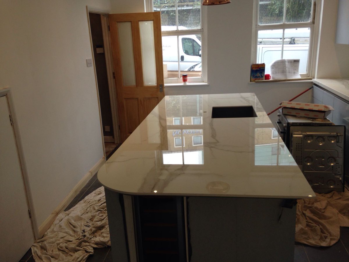 Stone_Interiors's tweet photo. #Final #Installation of 2016. @Neolith_ @NeolithS #Estatuario #kitchen in #London. #bespoke #interiors #design. Contact us for your #project https://t.co/t07XH1D63W
