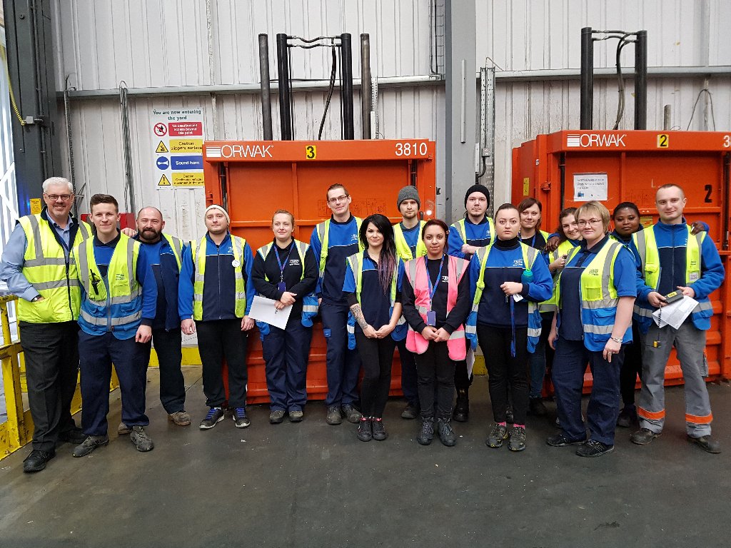 DavGroceryDC's tweet photo. Well done team dav grocery, we couldn't do the job without you, merry Xmas 🎅 to you all! @khayward1 @NickNsleep https://t.co/A1aTEU5tlQ