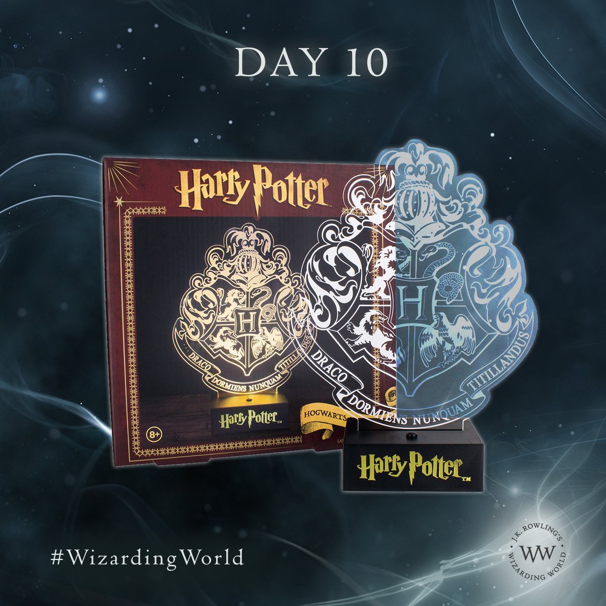 WarnerBrosUK's tweet photo. Day 10 of #WizardingWorld Christmas! RT to win a Hogwarts crest light from @Paladone. T&amp;Cs: https://t.co/2AYndsvYEk https://t.co/K8AHqzllF2