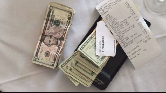 FOX10Phoenix's tweet photo. Spreading generosity during the holidays: Virginia waiter gets surprised with #tipbomb https://t.co/NeVIs6FBLr https://t.co/hkEzd9Lyvk