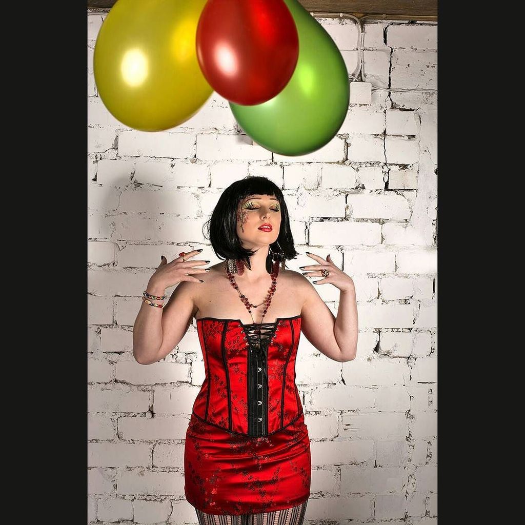 magick_studio's tweet photo. Ballon

#blackhair #red #korset Please RT. Visit https://t.co/AxQHSeHw4p https://t.co/kfO2HcXOKX