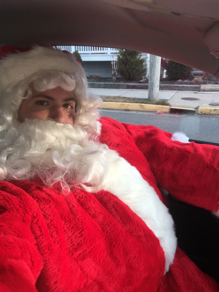johnriordan7's tweet photo. Get in pussy, we're going to save Christmas. #HoHoHo https://t.co/eP3tjIqo2r