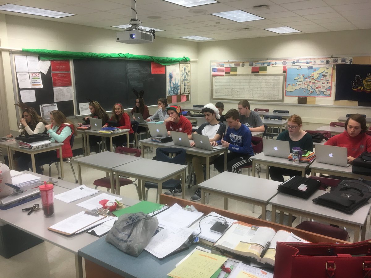 abbiehouck's tweet photo. #HourofCode #PVHSProud #PVBravesProud https://t.co/CDobJYbyCq