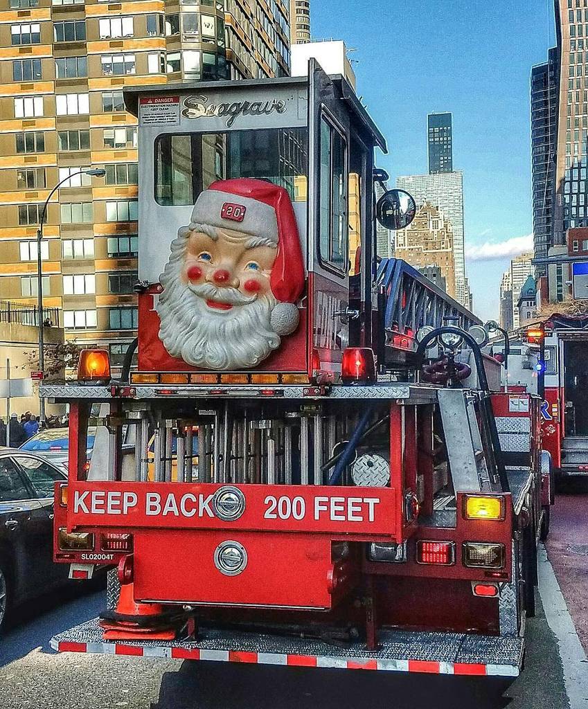 navrcos's tweet photo. 🎅FEATURED POST 🎅
@fdny24seven - Merry Christmas to everyone ! #Ladder20 is for sure in C… https://t.co/0eXHIXU41o https://t.co/NNmlcrdTmj