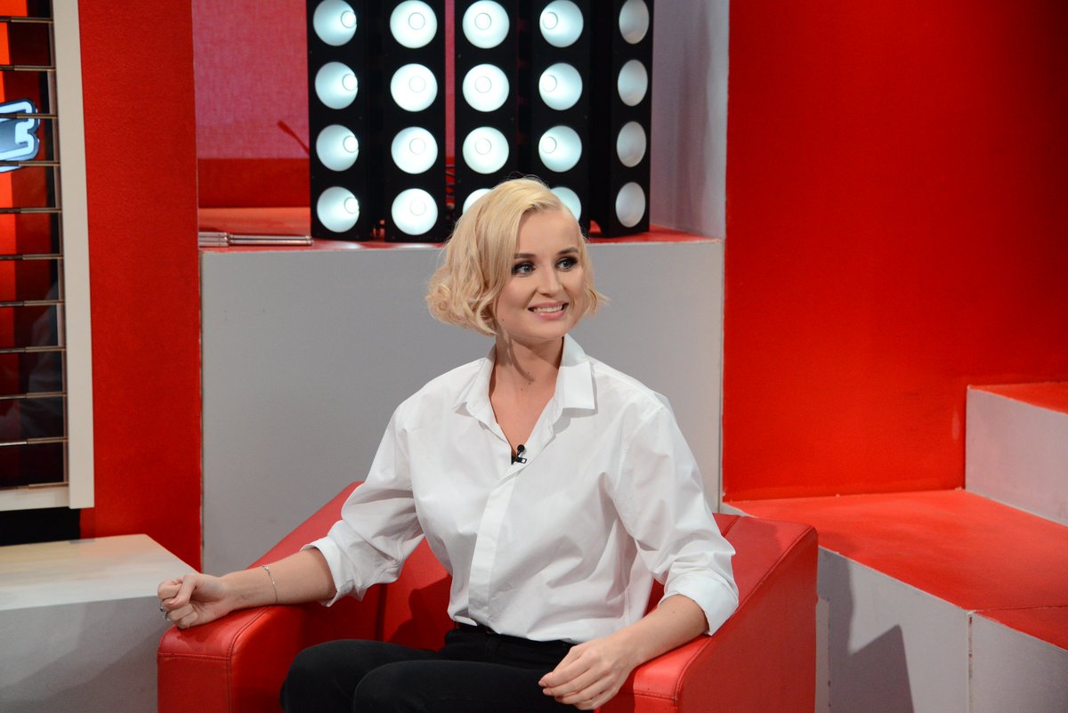 POLINA GAGARINA - Página 2 C0XWBQBWIAAt83L