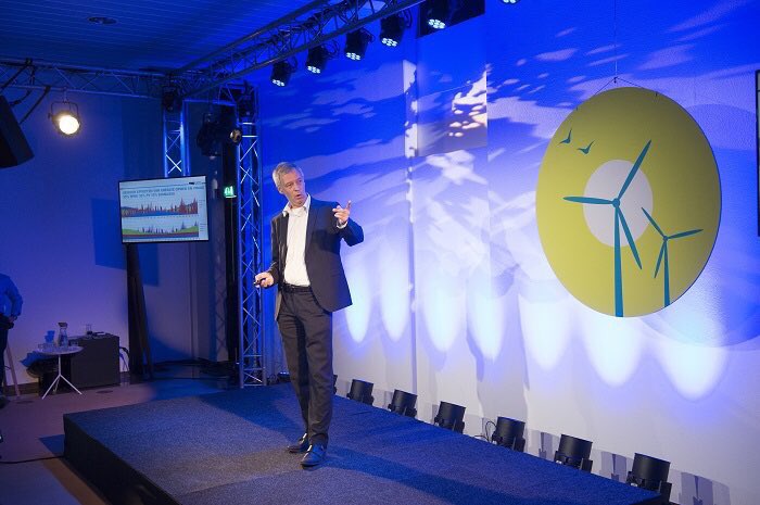 Alle 6 elaad lezingen over flexibiliteit nu on line op ons youtubekanaal. Veel kijkplezier! En delen mag... m.youtube.com/channel/UCXfYX…