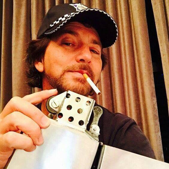 JenniferGoo's tweet photo. #HappyBirthdayEddieVedder #partible ๐ https://t.co/Uq6CK7V0x0