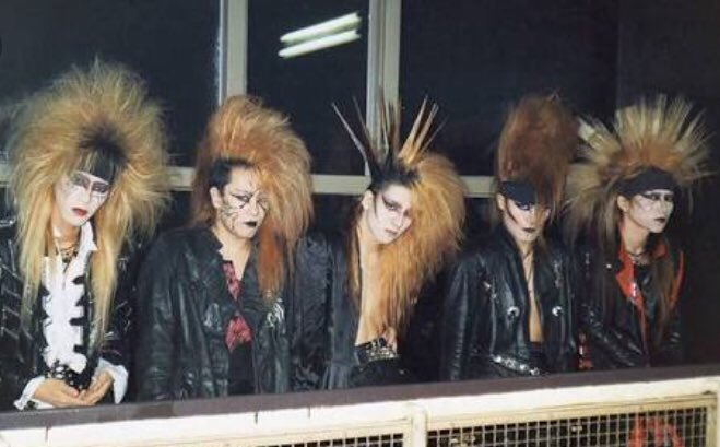 We Are X 今は髪下ろしてるけど昔はこんな髪型だったんだぞ 左からtaiji Pata Yoshiki Toshi Hide