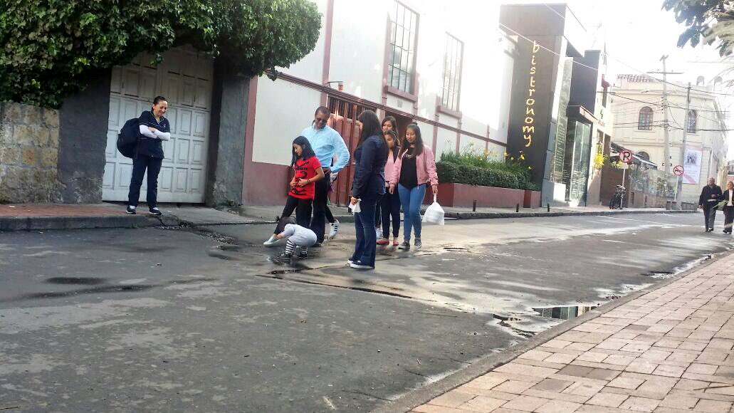 SectorMovilidad's tweet photo. 😍 Que los niños y sus familias tengan espacios seguros y cómodos para movilizarse y compartir es nuestra prioridad 👫👑👫¡El peatón es el Rey! https://t.co/FHiOLiNvYw
