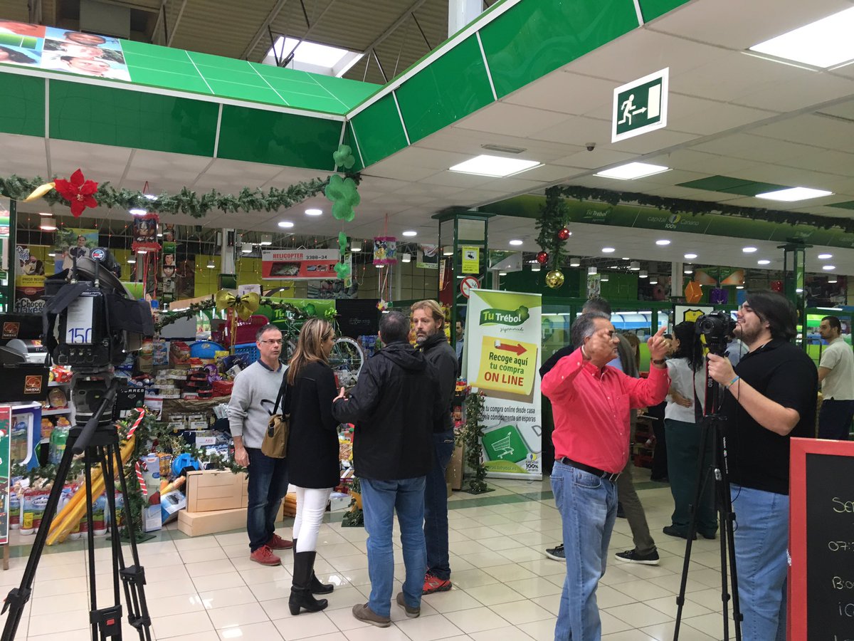 RadioMarcaTfe's tweet photo. Seguimos en @TuTrebol con la cesta MÁS GRANDE de Canarias. #IntermedioTenerife ▶️https://t.co/GCDlgd0yWc https://t.co/1fj4nFyajp