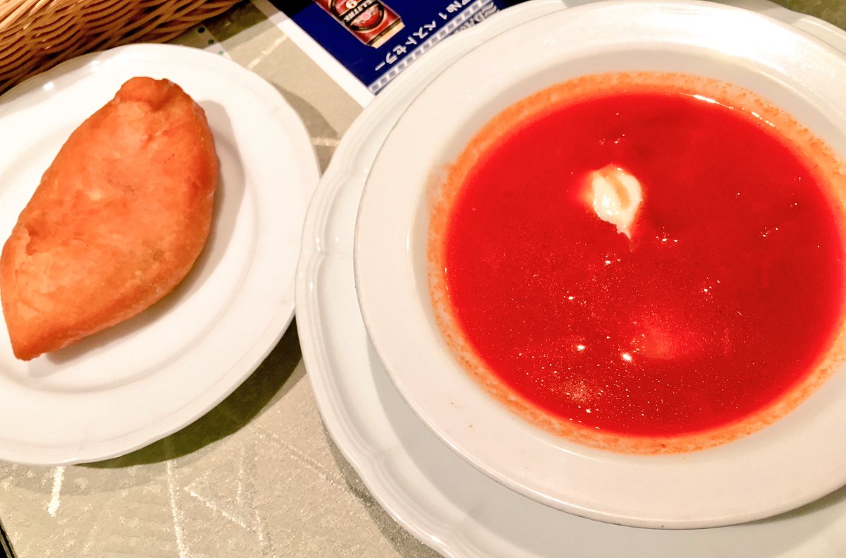 つゆちゃんと!!ご飯～～～!!ボルシチとピロシキキメてきました\\\└('ω')┘////
そして自慢～～!!!本人に載っけていいよって承諾貰った✨つゆちゃんに!!スケブ描いてもらった～～～!!!!😭😭😭めっっっちゃ可愛いユリ勇描いてもらった😭😭宝物にする😭😭😭🙏🙏🙏✨✨✨ 