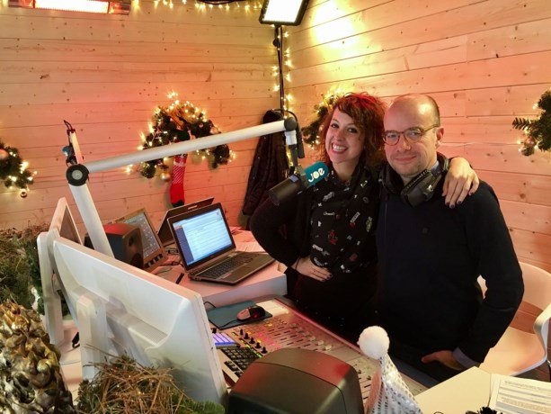 Breng <a href="/SvenOrnelis/">Sven Ornelis</a> en @AnkeBuckinx een bezoekje op de IJzerenleen! Zij warmen je op voor de magische Joe Kerstparade van vanavond! #mhjw