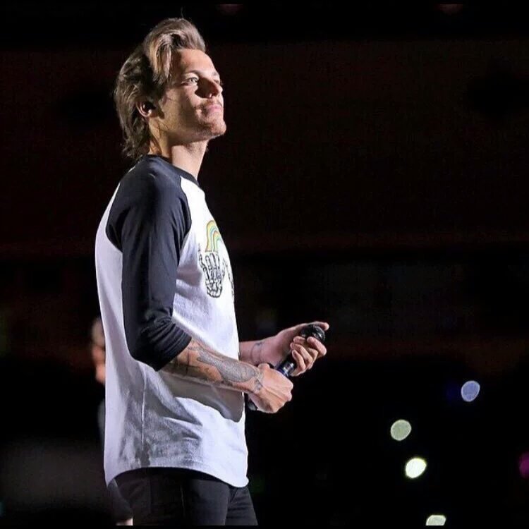 LifeIsWorthyAS's tweet photo. 25 WISHES FOR LOUIS

25 is not enough wishes for the boy who deserves the whole universe. https://t.co/zrgc65C9XK