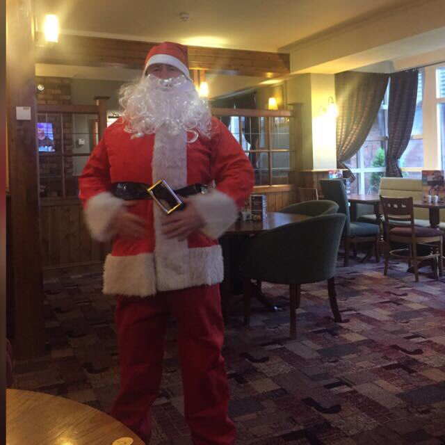 Santa passed through Buchanan Gate this morning to make the kids smile🎄Merry Christmas ☃<a href="/anoushadabeea/">Noush</a> <a href="/alastairhope/">Alastair Hope</a> <a href="/WeAreSUGM/">WeAreSUGM</a>