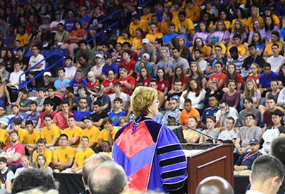 UMLowellAlumni's tweet photo. We welcomed our biggest incoming class ever this year—2,900 new River Hawks! https://t.co/rQp5sBRZ6q #OurUML #UML2016 https://t.co/8vjqzuJEyf