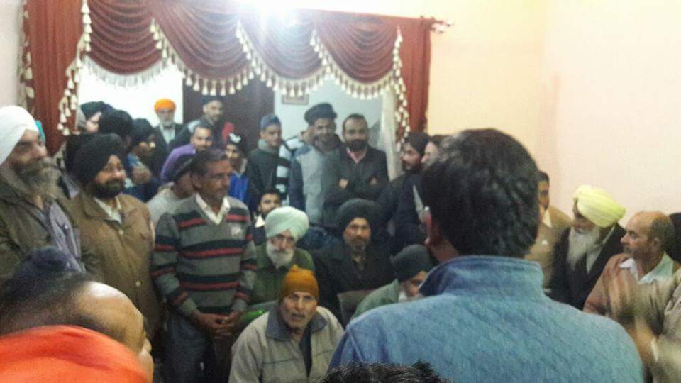 AapBatala's tweet photo. ਬਟਾਲਾ  ਗੁਰੂ ਨਾਨਕ ਕਲੋਨੀ ਚ ਨੁੱਕੜ_ਮੀਟਿੰਗ ਕਰਦੇ ਹੋੲੇ ੳੁਮੀਦਵਾਰ ਗੁਰਪ੍ੀਤ ਸਿੰਘ ਵੜੈਚ ਤੇ ਗੁਰਦਾਸਪੁਰ ਯੂਥ ਜੋਨ ਇਚਾਰਜ ਸ਼ੈਰੀ ਕਲਸੀ https://t.co/mgGTCN5J41