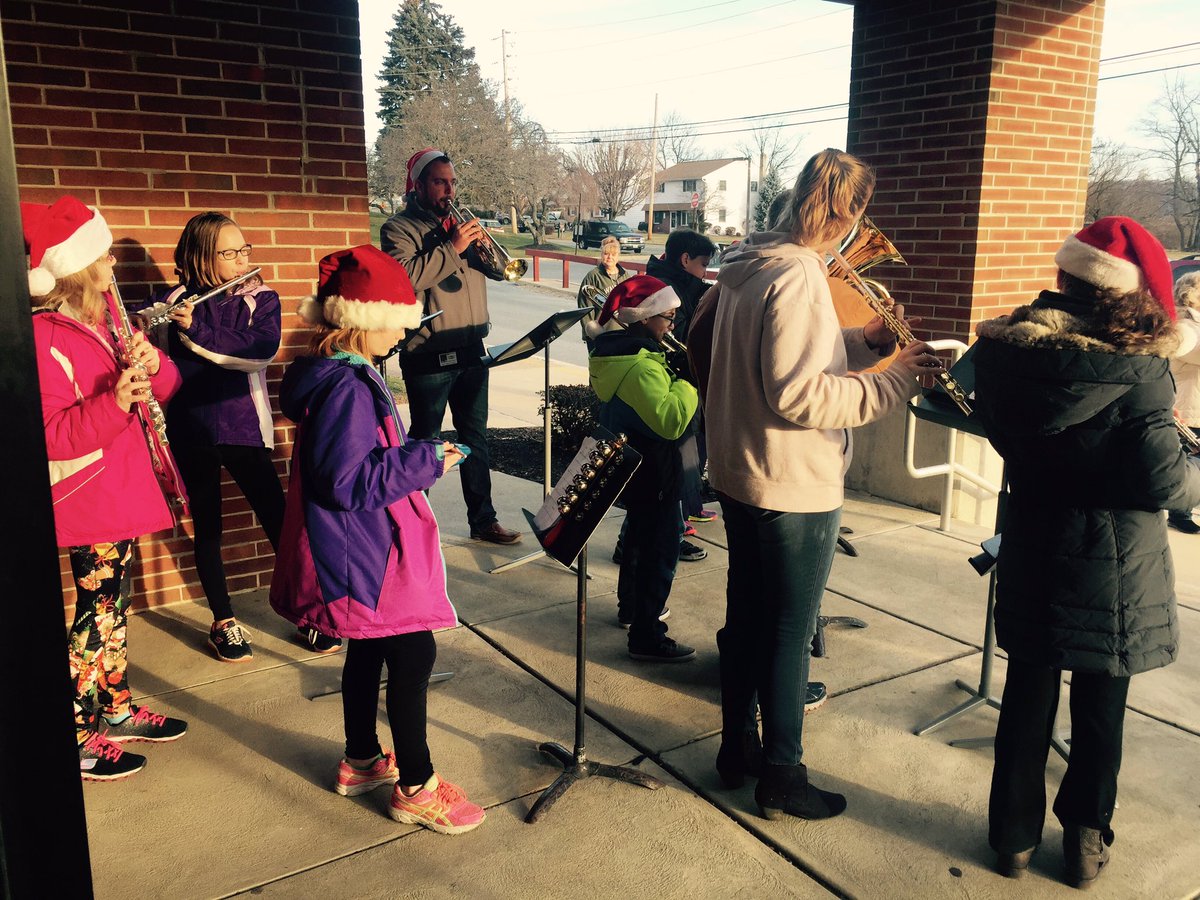 BASDElemBand's tweet photo. @Colebrookdale students greeted their classmates with carols this morning. It's was quite the scene, Santa was on the ROOF! #basdpride https://t.co/0oqwL9v824