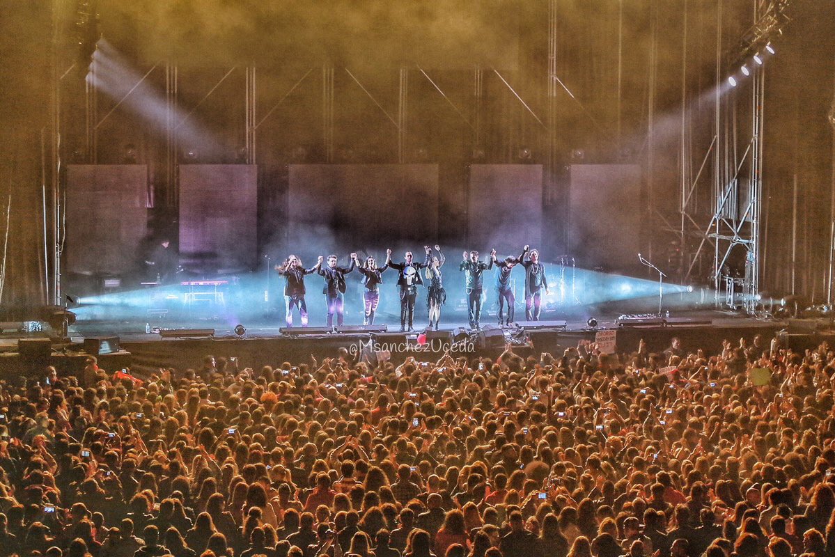 JoseDeLucia's tweet photo. Hace dos años parecía imposible volver a vivir algo como el #TourSi. Pero la vida siempre te sorprende. ¡Mil gracias por este #TourCaos! 🙌🏼 https://t.co/vIBZaA0vaY