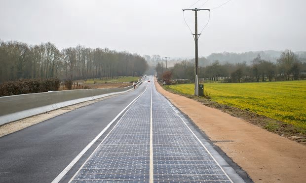Jeudi 22 décembre, la première route solaire au monde a été inaugurée en France. bit.ly/2hfZxJO #MarocEnAction