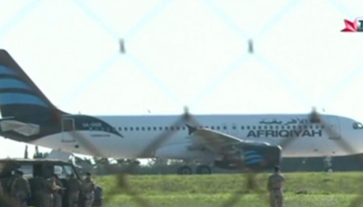 2 hijackers threaten to blow up plane forced to land in Malta bit.ly/2i01QQ5 https://t.co/524aQm7Vr4