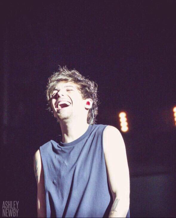 DirKonatsu's tweet photo. louis happybirthday
louisの美声に惚れて1D好きなって、ずっと応援してきたけどやっぱり笑顔のlouisが1番🌟 辛いこともたくさんあるけどこれからもずっと味方です大好き😳😳
#louishappybirthday https://t.co/NAvsmuEIho