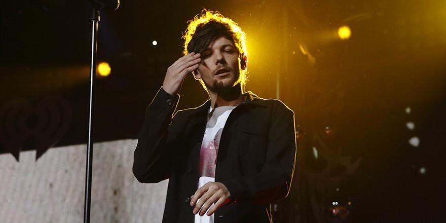 1d_hlst's tweet photo. @Louis_Tomlinson 

Happy Birthday Louis💕💕🎂
Love you forever���！ https://t.co/ALwcVvBQnV