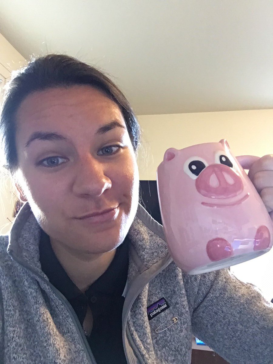 aarch2's tweet photo. Day after building closing! First semester here as an RD @BridgeStateU thank U for a great first semester! #ResLife https://t.co/9MCc80DTkV