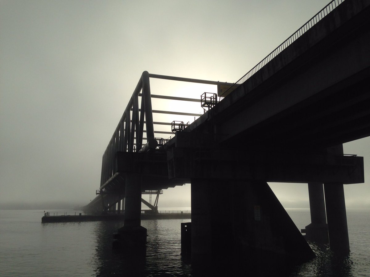 DonClotfelter's tweet photo. A winter #sun above #Hoodcanal WA.
@WestCoastPics @NWSSeattle 
#Kitsapco #Clallamco #wawx #Winter_wx #bridges https://t.co/S6b7AzPVnX
