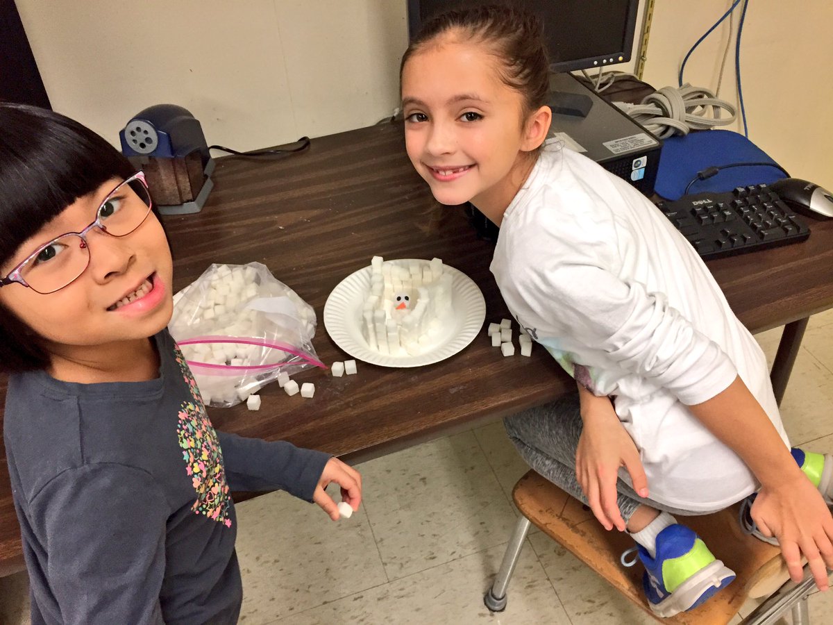 mrskefor's tweet image. ❄️☃️❄️Building a shelter for the snowman #engineeringfun #STEM #learningbuddies ❄️☃️❄️