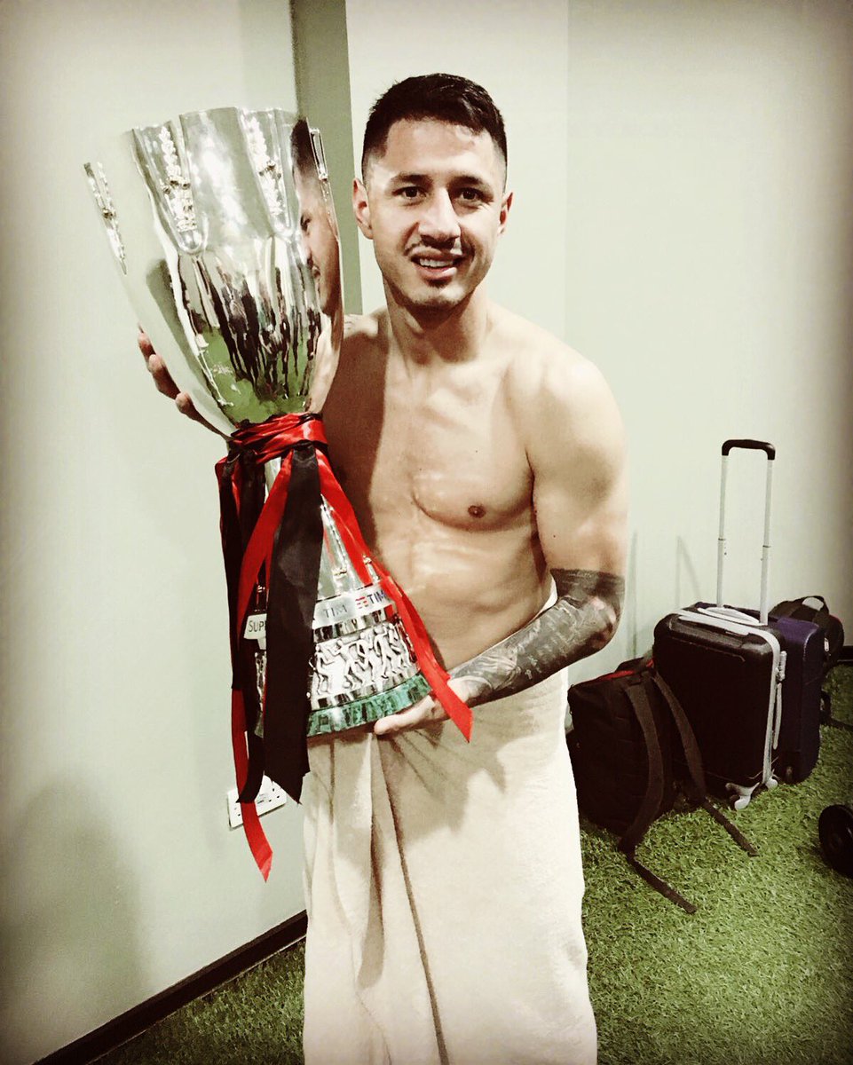 Che sofferenza dopo il primo rigore, però la Supercoppa la portiamo a casa noi! #ForzaMilan #supercoppa <a href="/acmilan/">AC Milan</a>