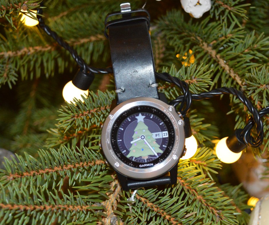 trigar_polska's tweet photo. Poczuj świąteczny klimat za każdym razem gdy sprawdzasz godzinę w zegarku Garmin Fenix 3  https://t.co/oH4PRACFqG #christmaswatchface #Fenix https://t.co/MMTM5XVHqz