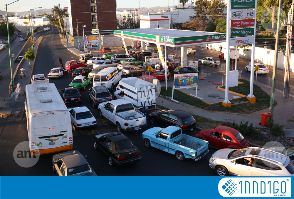 Inndigomx's tweet photo. Prevé PEMEX un incremento de entre 15 y 20% en gasolinas para 2017, indudablemente impactará al transporte.
#inndigo, #DicenQueNoHayGasolina https://t.co/Qgu4mjmWpy