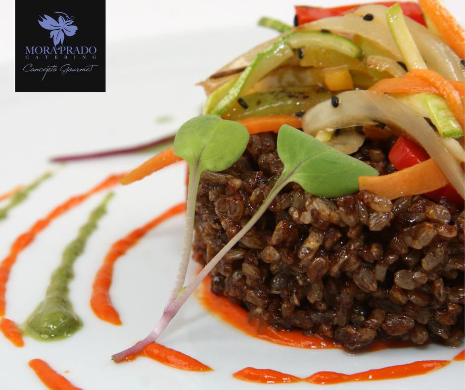 Garantiza el éxito de un #evento brindando un buen servicio de #catering. Ofrecemos un #menú flexible que se adapta a tu propuesta