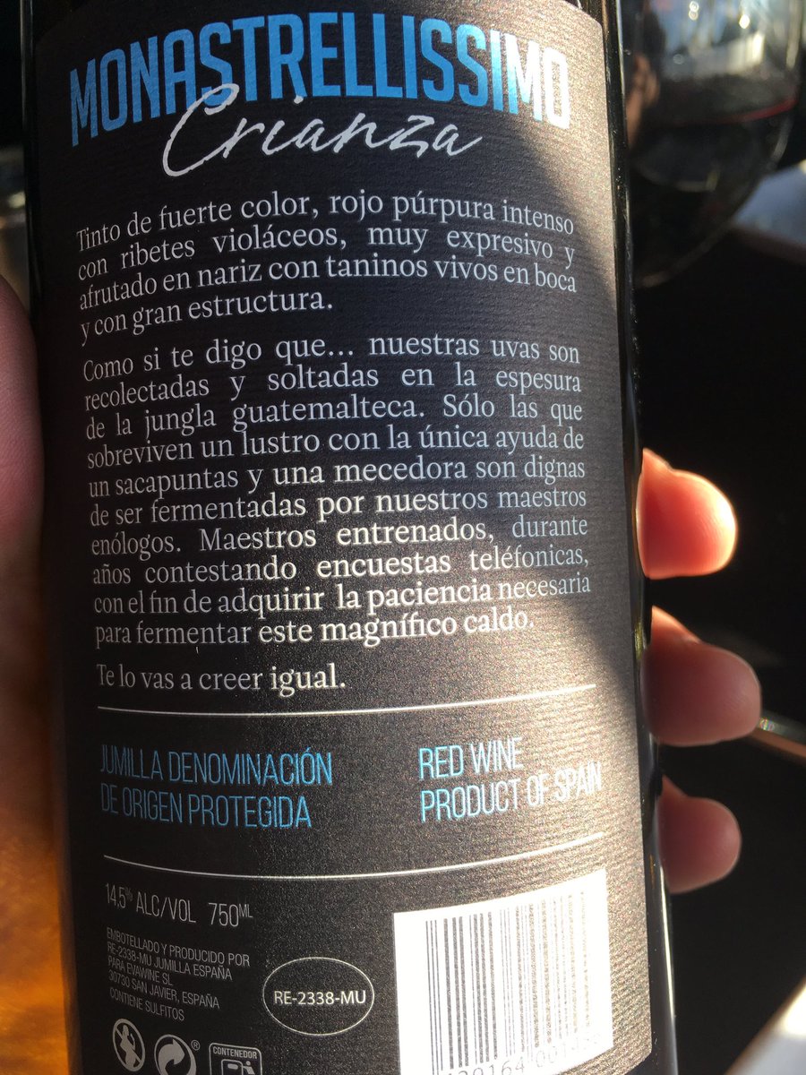 agarciapiqueras's tweet photo. Después de los vampiros, ahora las uvas tienen que sobrevivir en las junglas guatemaltecas #vinissimo #monastrellissimo #rico 👏🏼👏🏼 https://t.co/s5QTFp0IAD