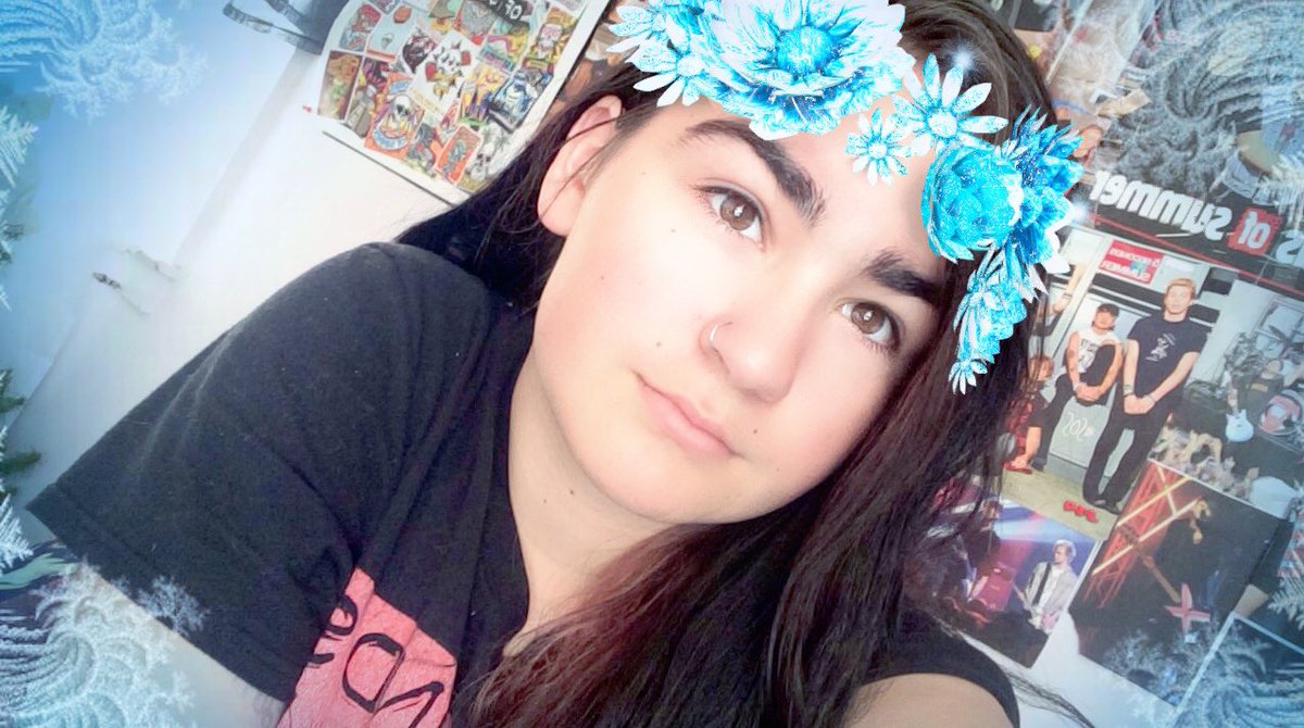 pasteltearslrh's tweet image. can we just take a moment to realize how cute this filter actually is