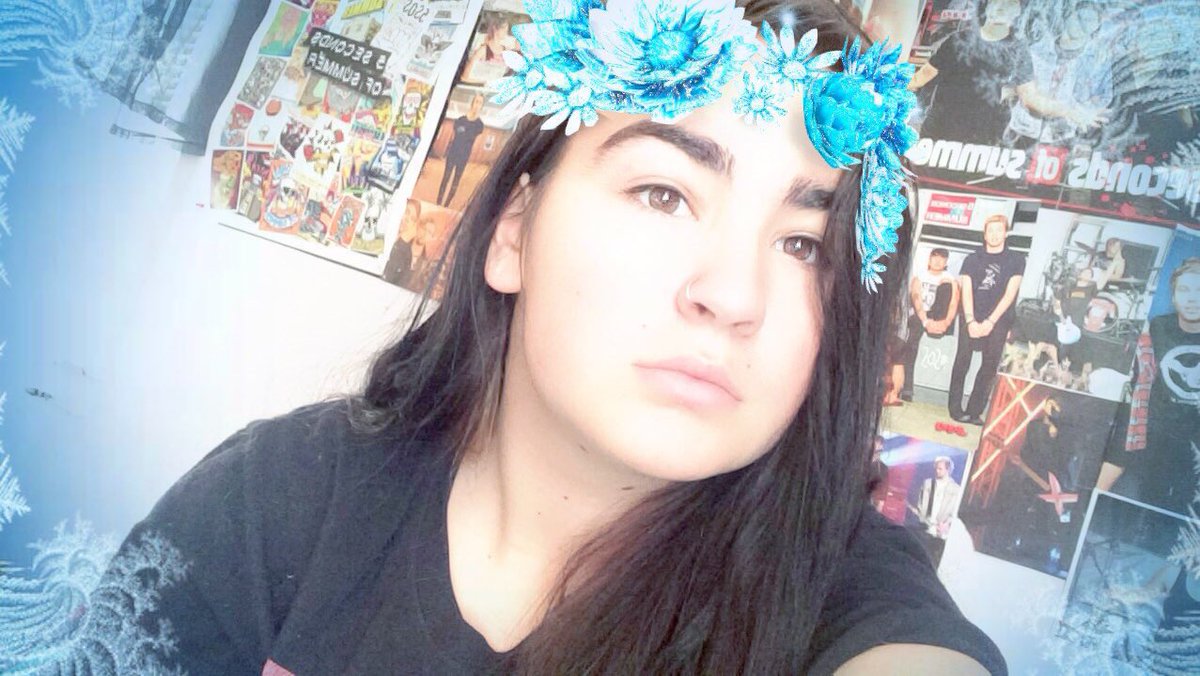 pasteltearslrh's tweet image. can we just take a moment to realize how cute this filter actually is